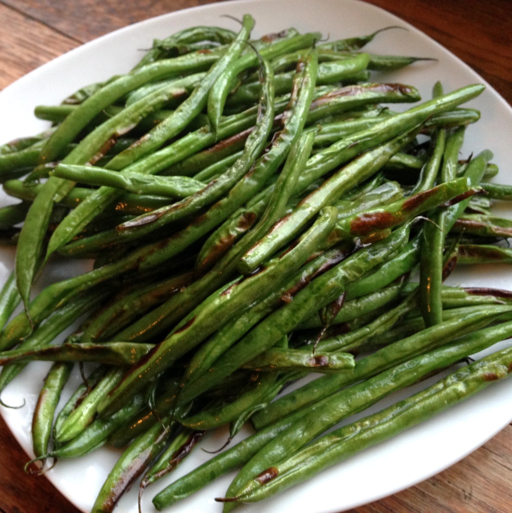 Broiled Green Beans | GuessWhosCooking.com | Easy, quick, healthy, vegan, gluten-free, dairy-free, plant-based